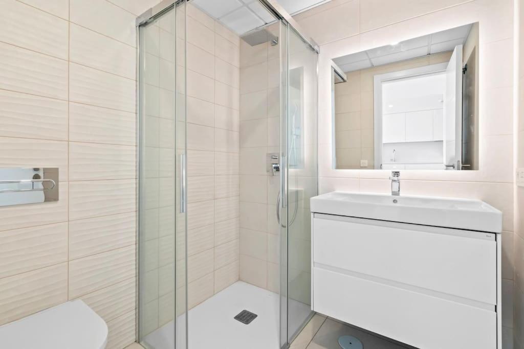 Luxury 2 Bedroom Apartment Walk To Beach Rdr423 Marbella Bagian luar foto
