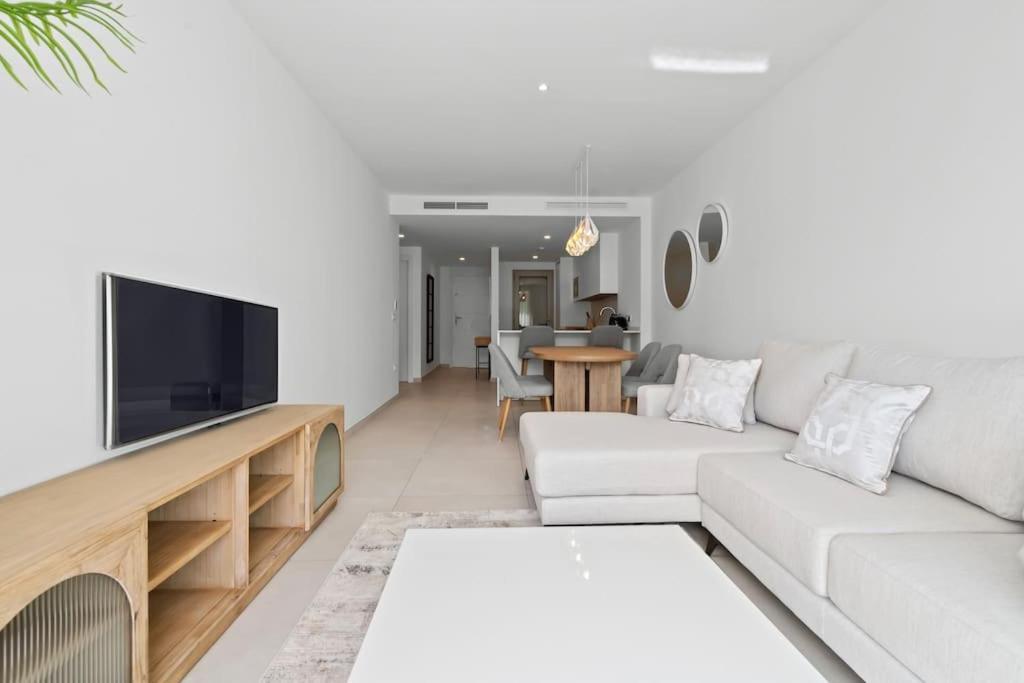 Luxury 2 Bedroom Apartment Walk To Beach Rdr423 Marbella Bagian luar foto